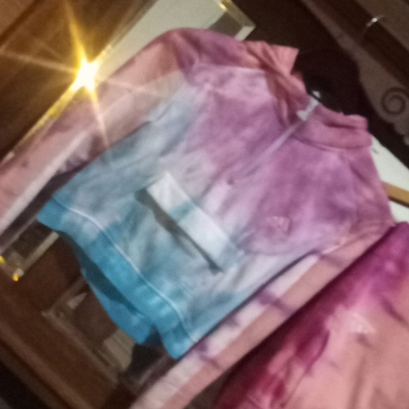 Track suit - Picture 2 of 4